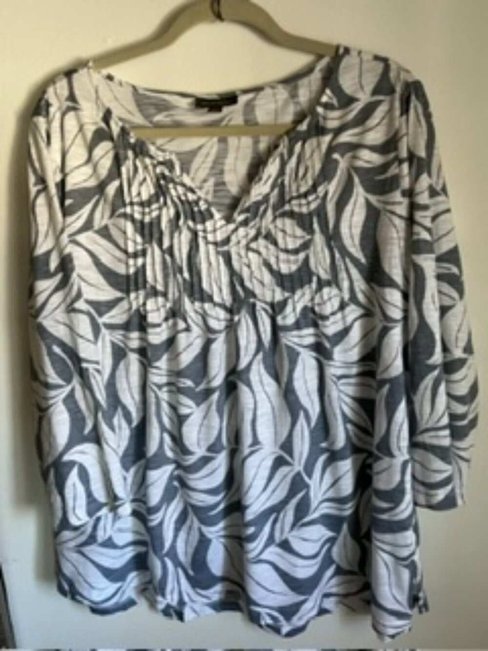 🧡3/15 Style & Co Leaf Print Split-Neck Knit Top White Gray Women's XL